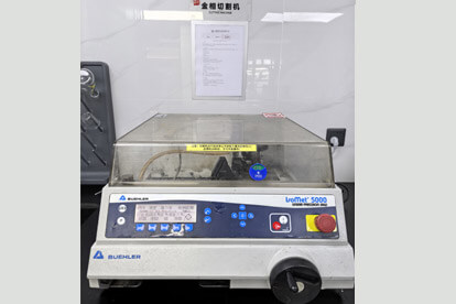 Máquina de corte metalotipo